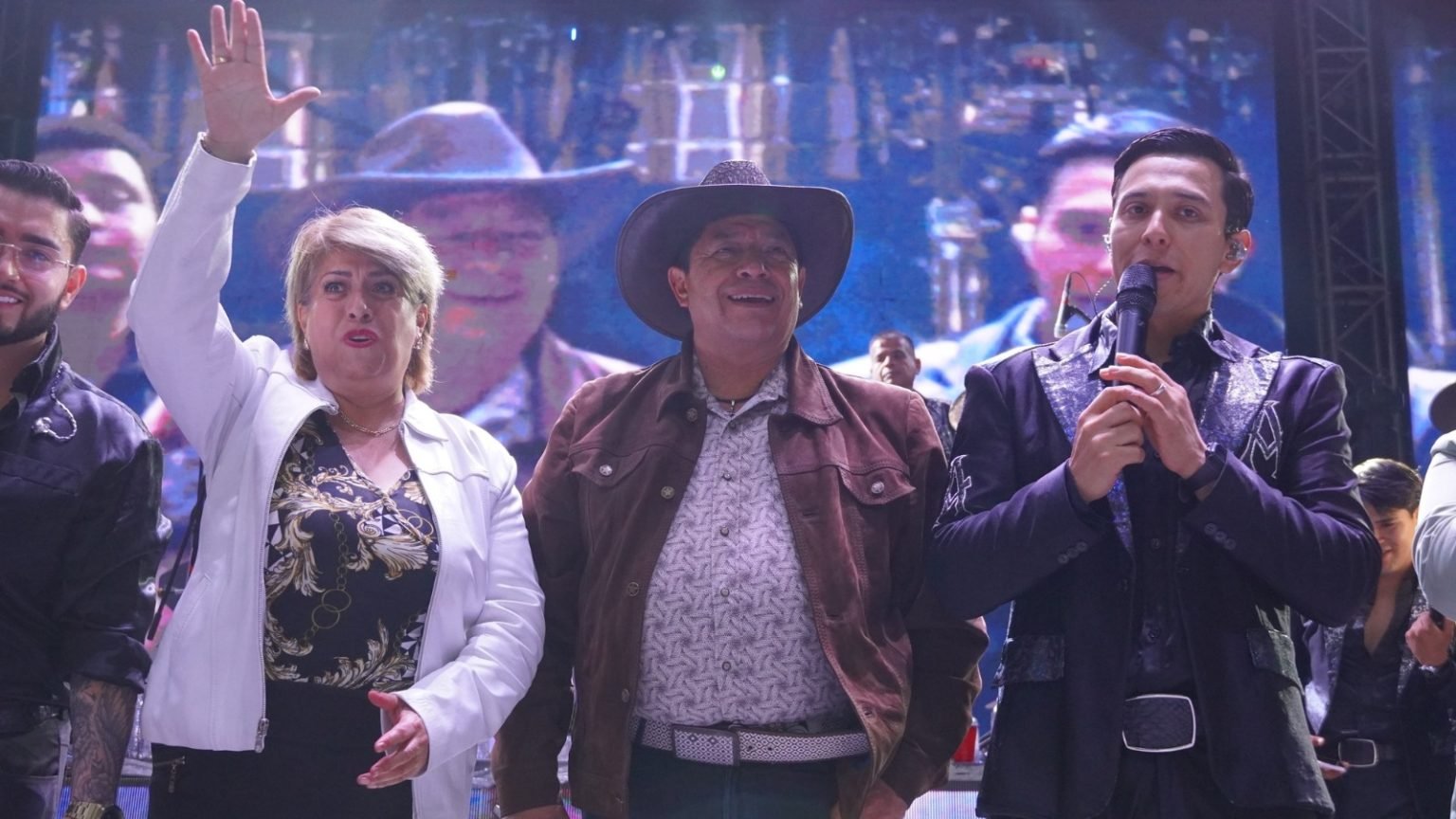 Gobierno insensibles del Verde generan rechazo de la gente en Huehuetoca: Abuchean al Alcalde Juan Manuel López Adán.